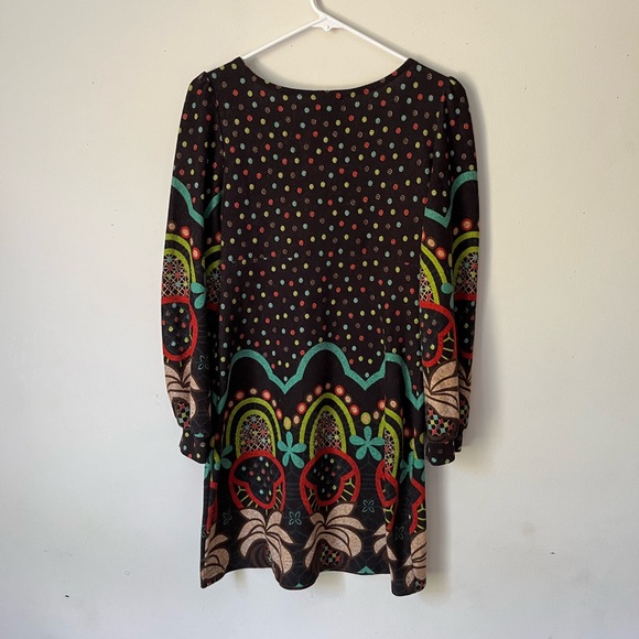 Heartache brown long sleeve dress with buttons and funky pattern - Picture 5 of 7